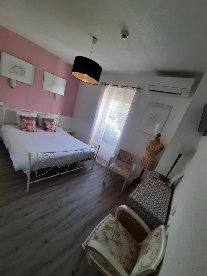 Hotel La Tour Des Fees Quissac  외부 사진
