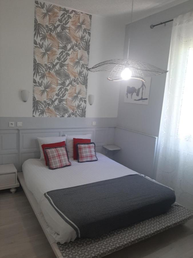 Hotel La Tour Des Fees Quissac  외부 사진