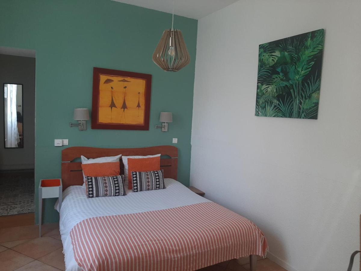 Hotel La Tour Des Fees Quissac  외부 사진