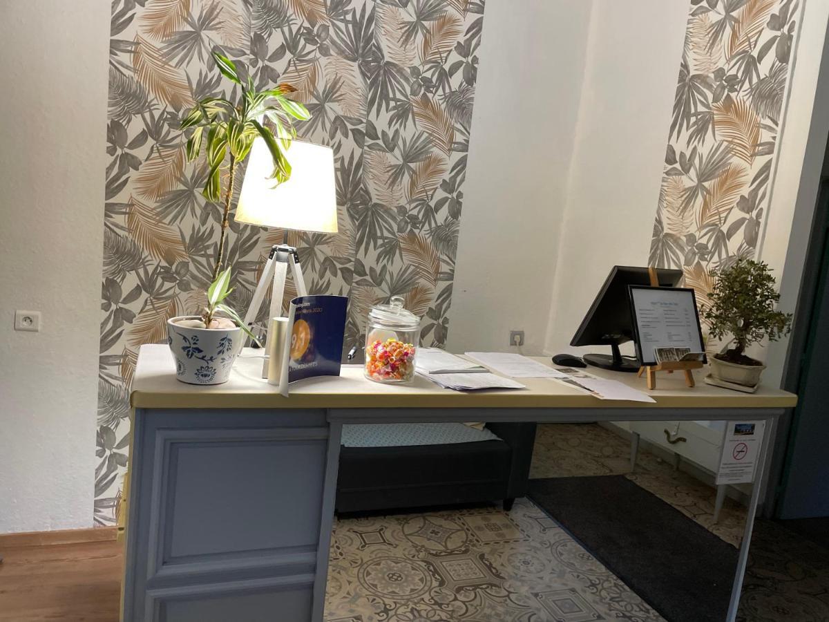 Hotel La Tour Des Fees Quissac  외부 사진