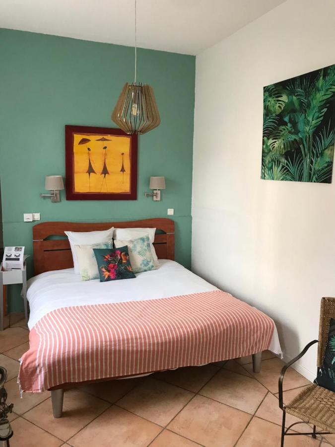 Hotel La Tour Des Fees Quissac  외부 사진