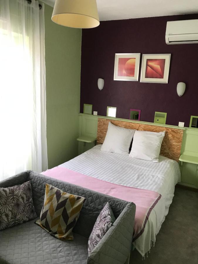 Hotel La Tour Des Fees Quissac  외부 사진